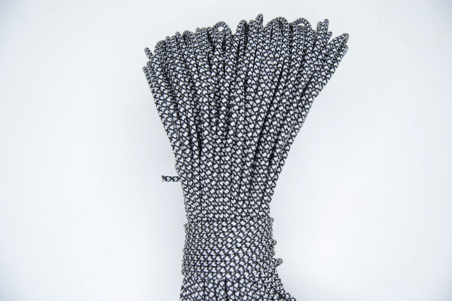 2mm Paracord 30M 100% Nylon Rope 1 Strand Type I Parachute Cord for Crafting, Outdoor, DIY, Camping | Support 45kg | Black and White